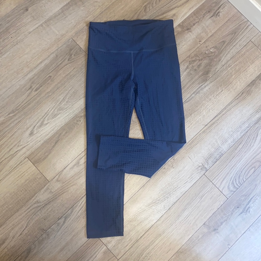 NWOT small Under Armour compression leggings (see matching bra)